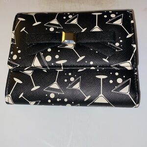 Apt 9 trifold wallet